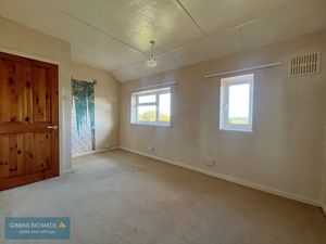Bedroom- click for photo gallery